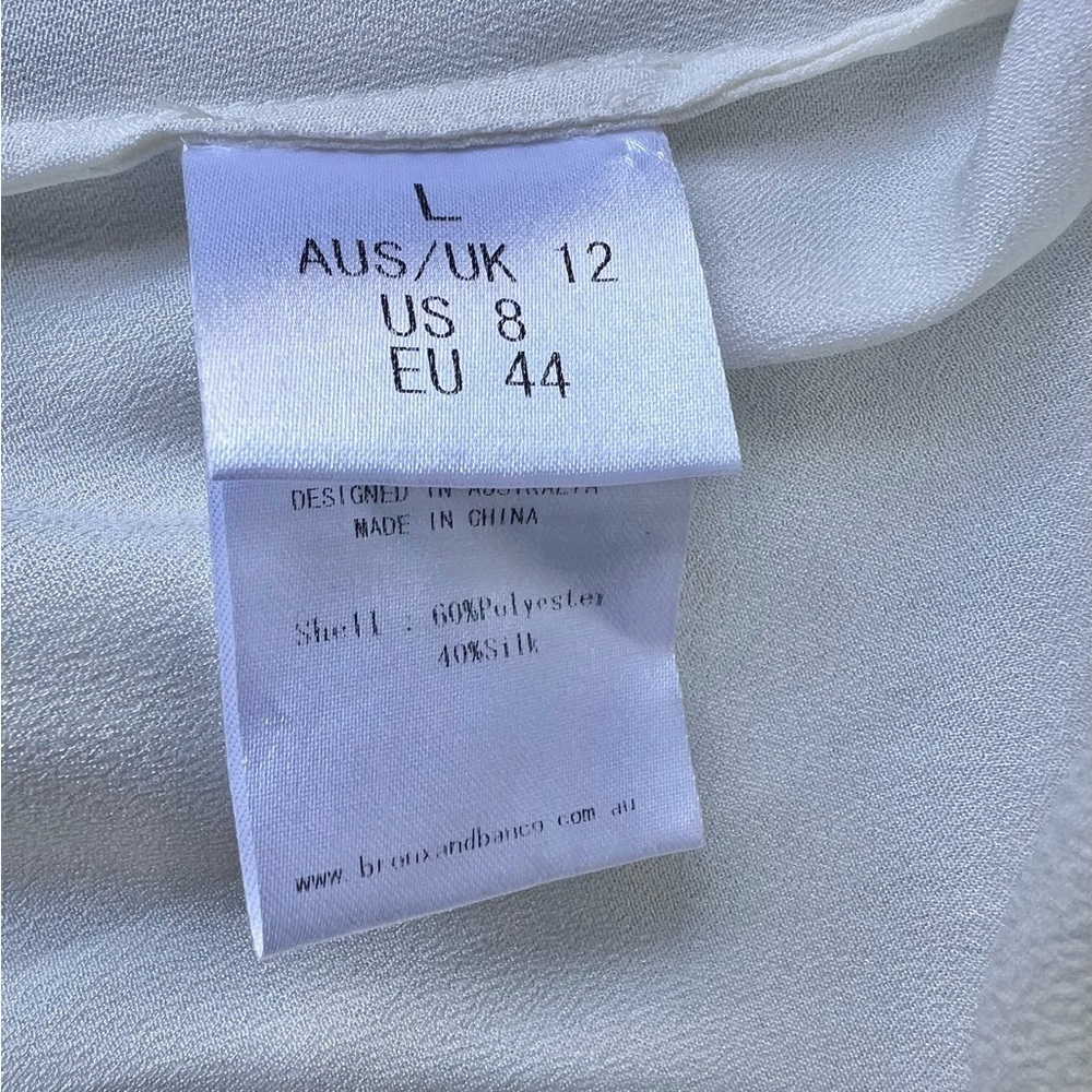 Bronx And Banco One Sleeve Cut Out Bridal Gown Size Large - Picture 10 of 10